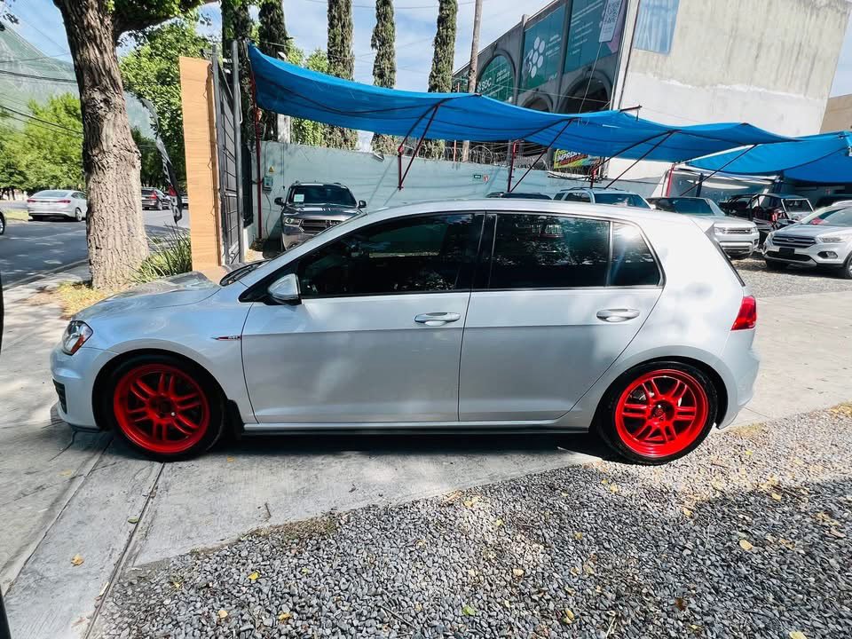 Volskwagen Golf 2017 (068538)