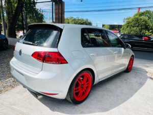 Volskwagen Golf 2017 (068538)