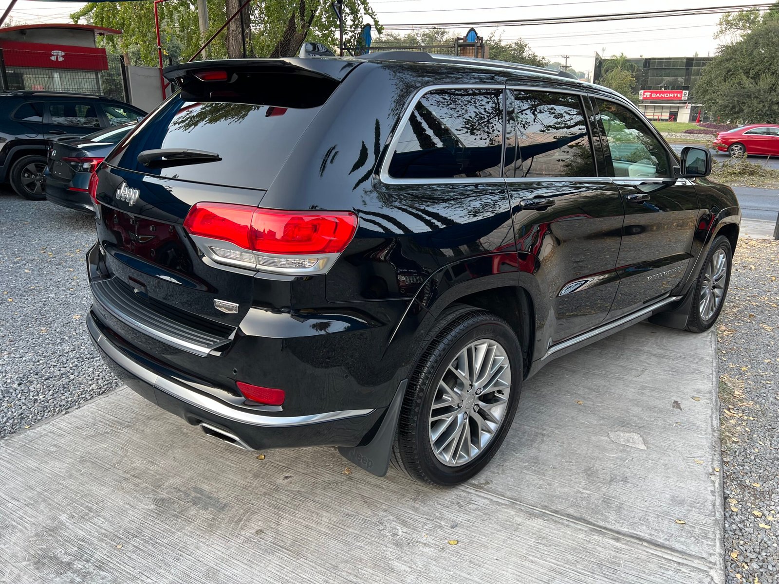 Jeep Grand Cherokee Summit Negra (944376) 2017