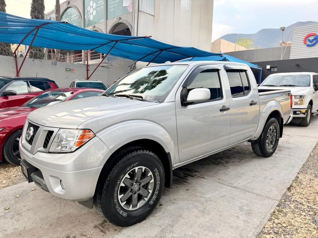 Nissan Frontier PRO 4X 2018 Plata (717024)