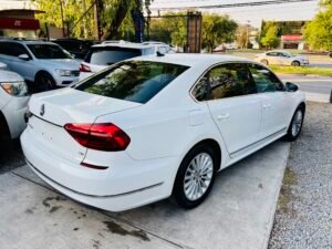 VW Passat SE 2017 (038111)
