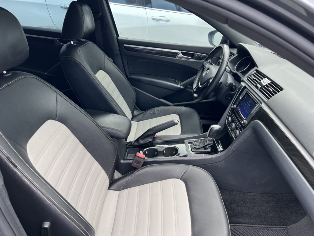 Volkswagen Passat GTI 2018 (050742)