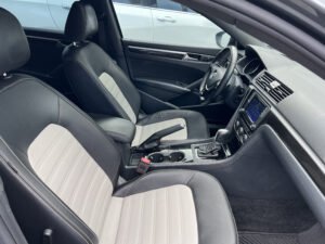 Volkswagen Passat GTI 2018 (050742)