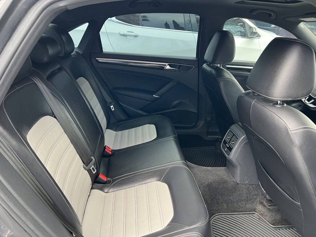 Volkswagen Passat GTI 2018 (050742)