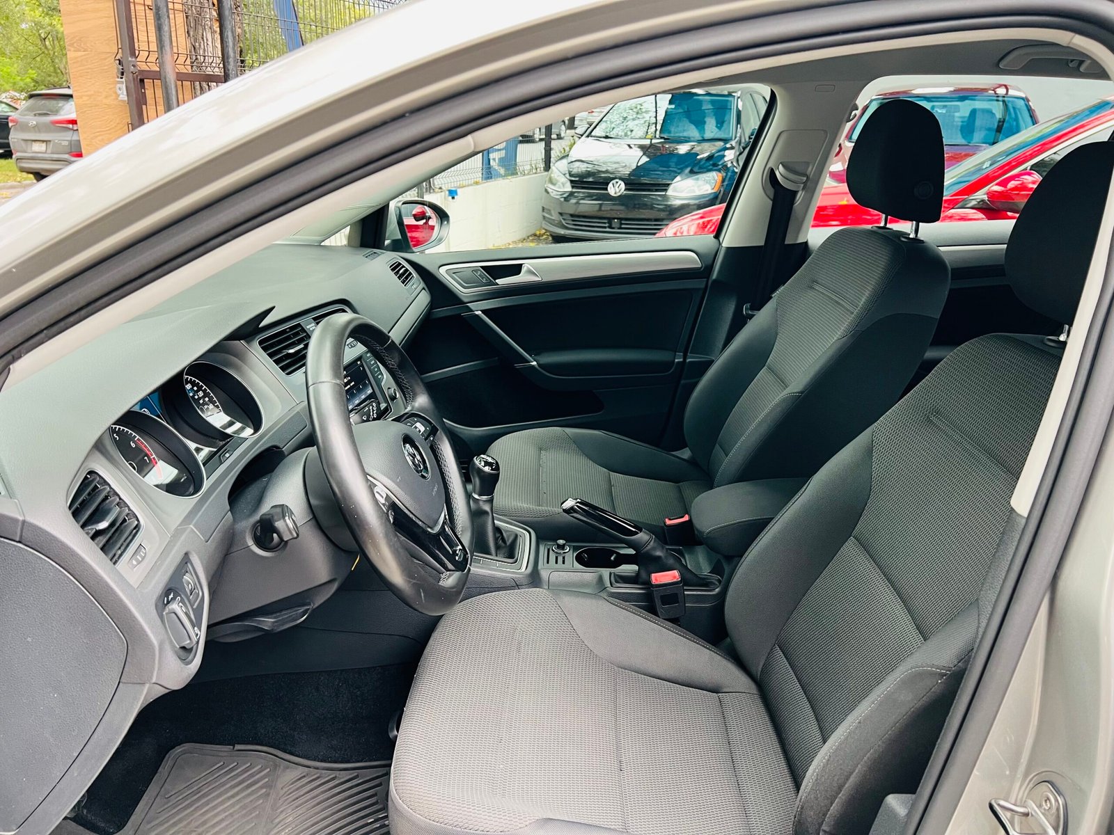 Volkswagen Golf 2017 (020010)