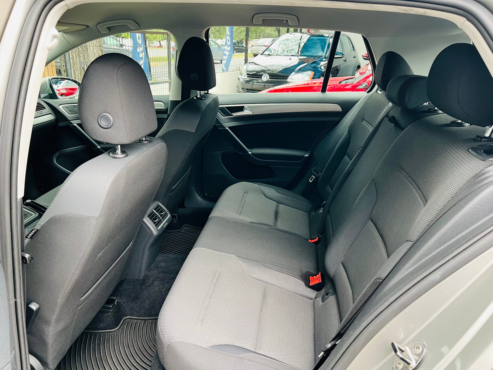Volkswagen Golf 2017 (020010)