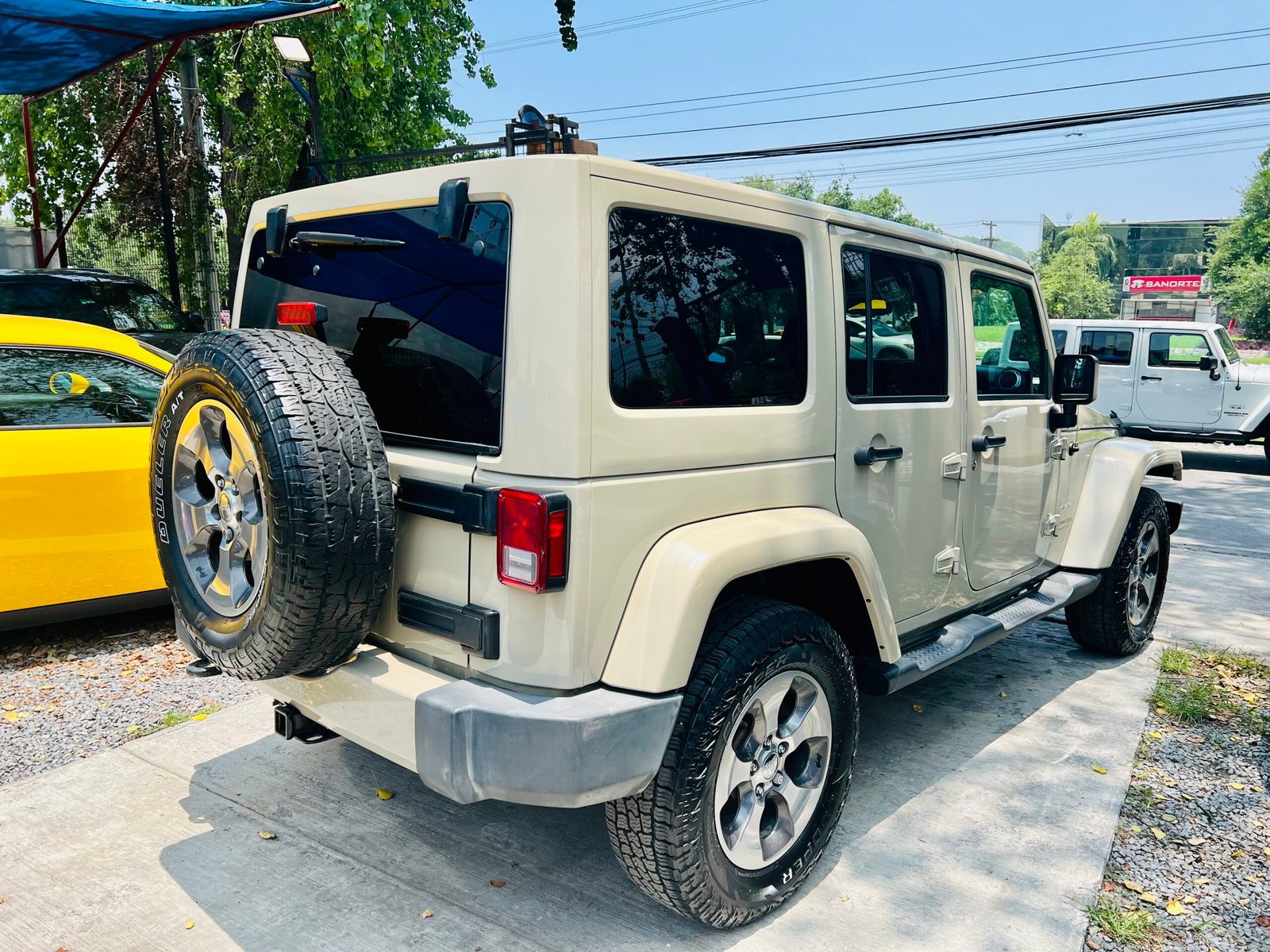Jeep Wrangler JK Unlimited Sahara  (809301)