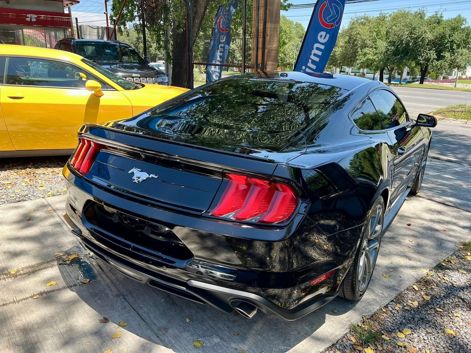 Ford Mustang Premium (122711)